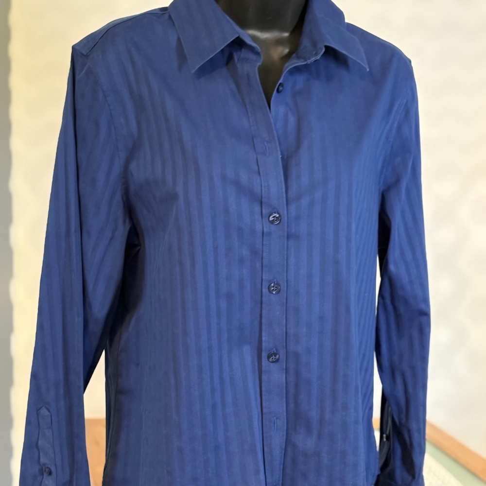 Chico's Women's NWT Royal Blue Long Sleeve Non-Iron shirt